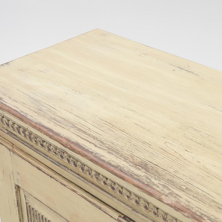 A Gustavian sideboard, circa 1800.