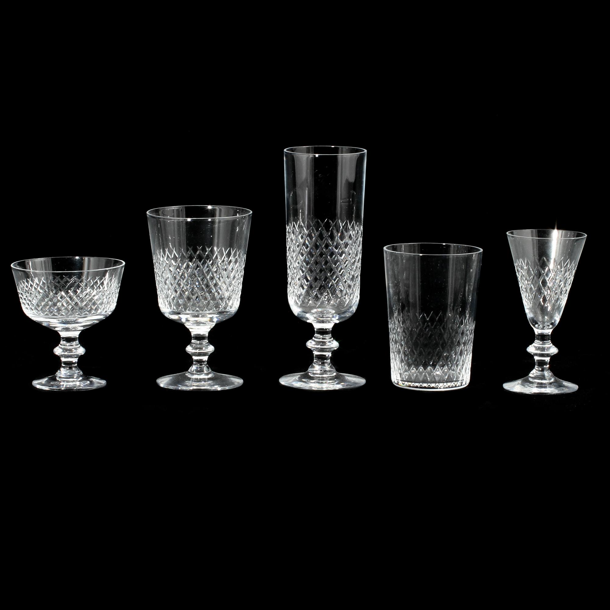 SERVISDELAR, 48 st, glas, "Diamant", Vicke Lindstrand, Kosta, 1900-talets andra hälft.