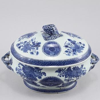 TERRIN, porslin, Kina, 1700-tal.