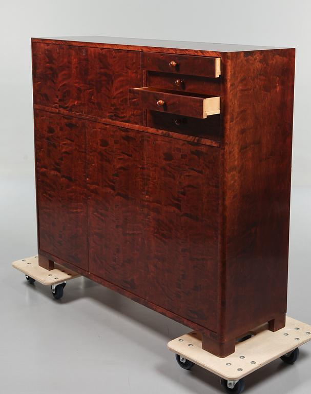 SKÅP, troligen Axel Larsson, Bodafors, 1900-talets andra kvartal.