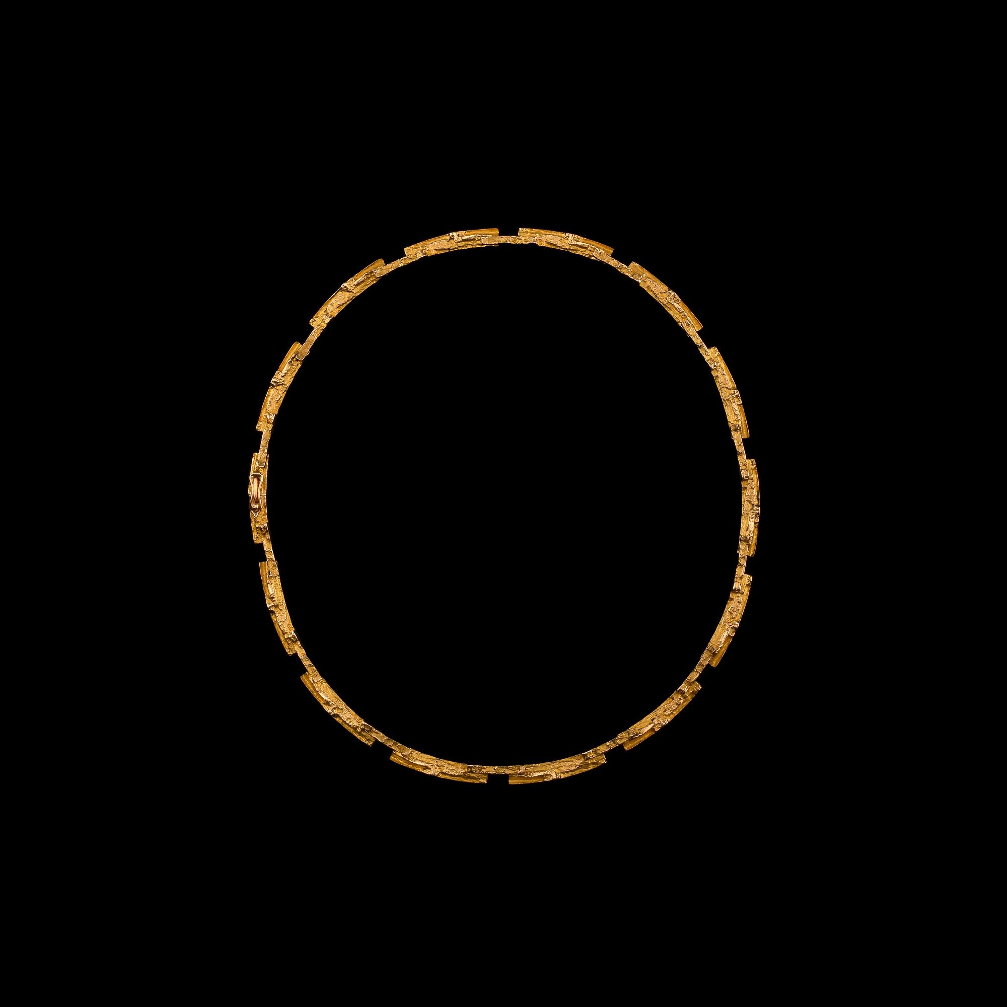 Björn Weckström, KAULAKORU, kultaa 14K, "Tunturi", Lapponia, 1969. Paino 30,5 g.