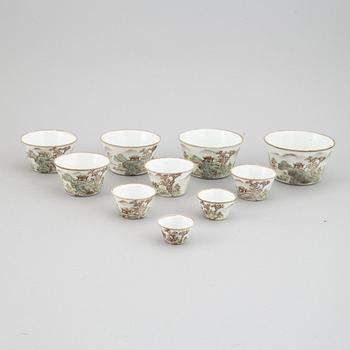 A set of ten famille rose bowls, early 20th century.
