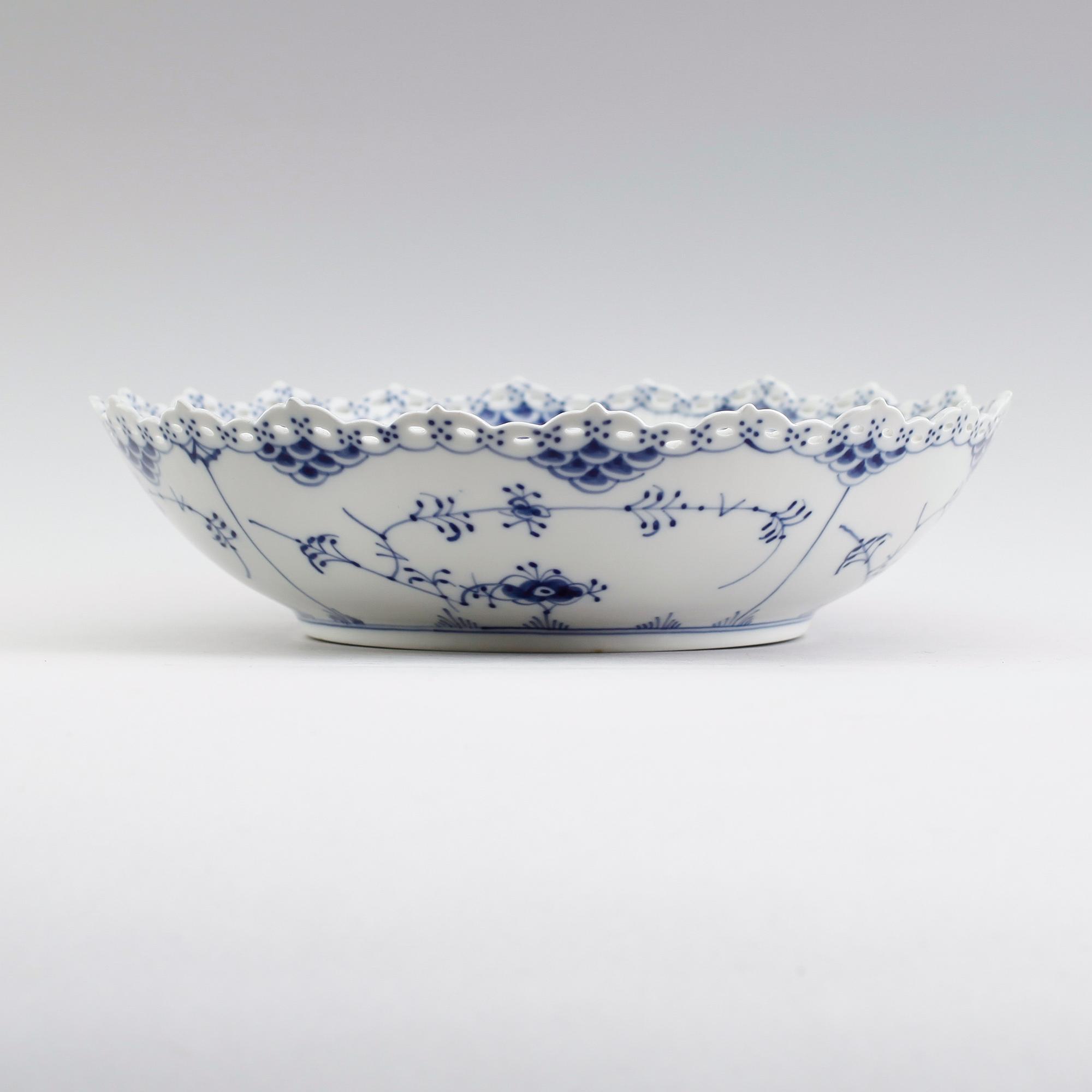 SALLADSSKÅL, porslin, Musselmalet, Royal Copenhagen.