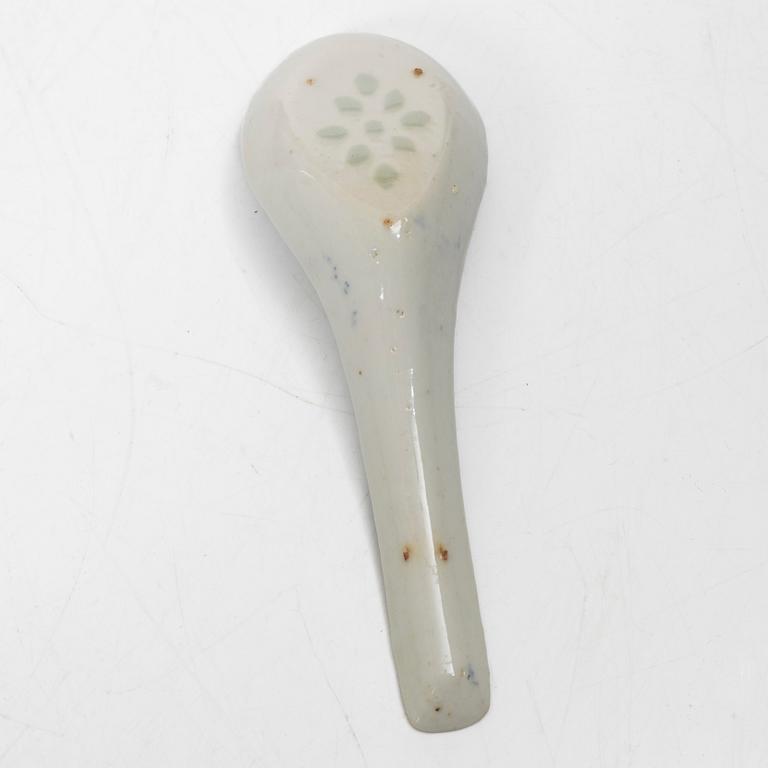 Parti, porslin, nio delar. Kina, 1900-tal.