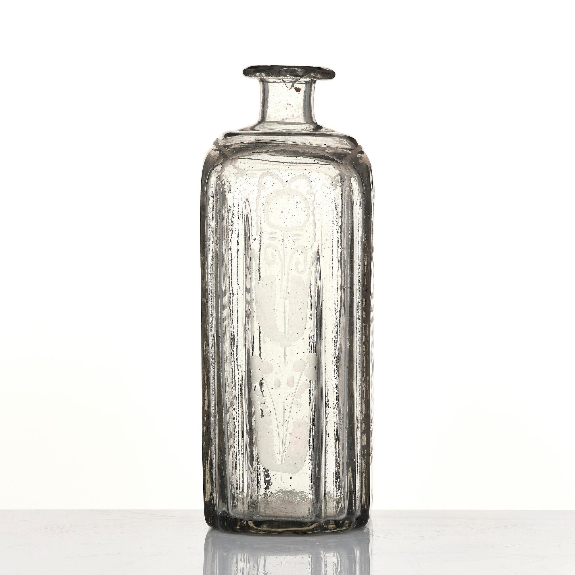 Flaska, glas. Troligen Skånska glasbruket, 1700-tal.