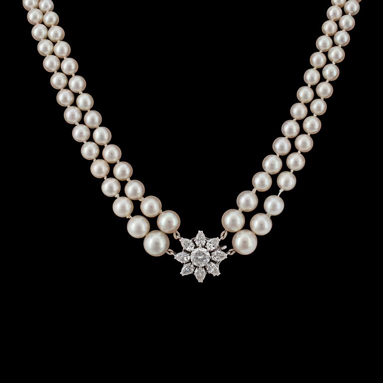 COLLIER, W.A. Bolin, diamanthänge, tot. ca 3 ct, med två rader orientaliska samt odlade pärlor. 8,8-3,3 mm.