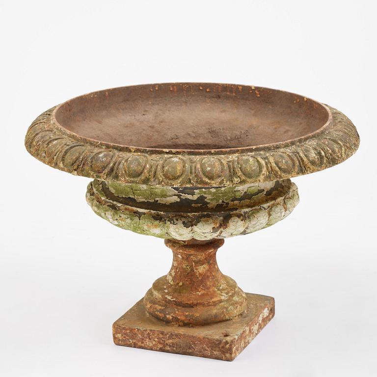 A Swedish cast-iron garden urn, late 19th century.