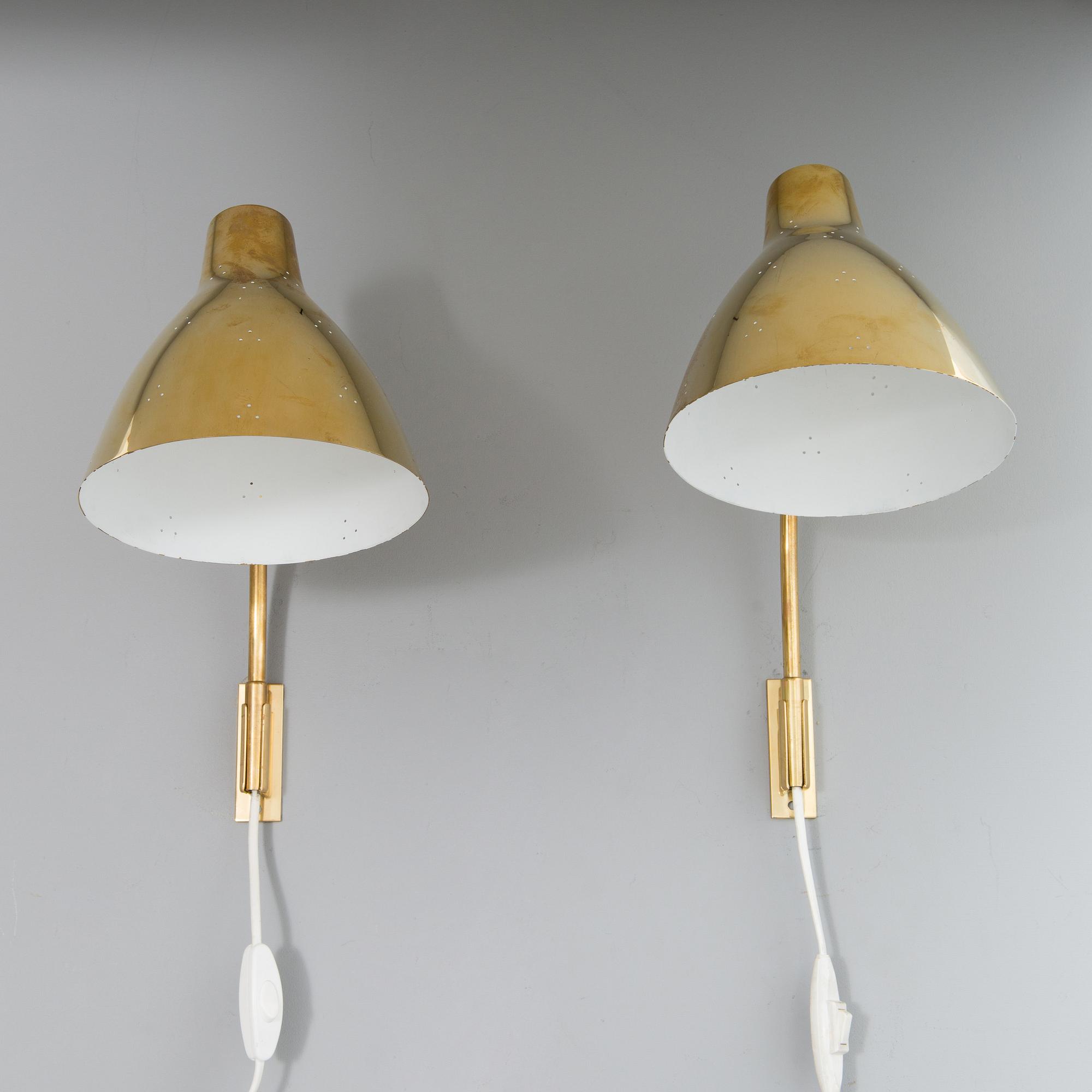 LISA JOHANSSON-PAPE, seinävalaisinpari, malli 3055, Stockmann Orno 1900-luvun puoliväli.