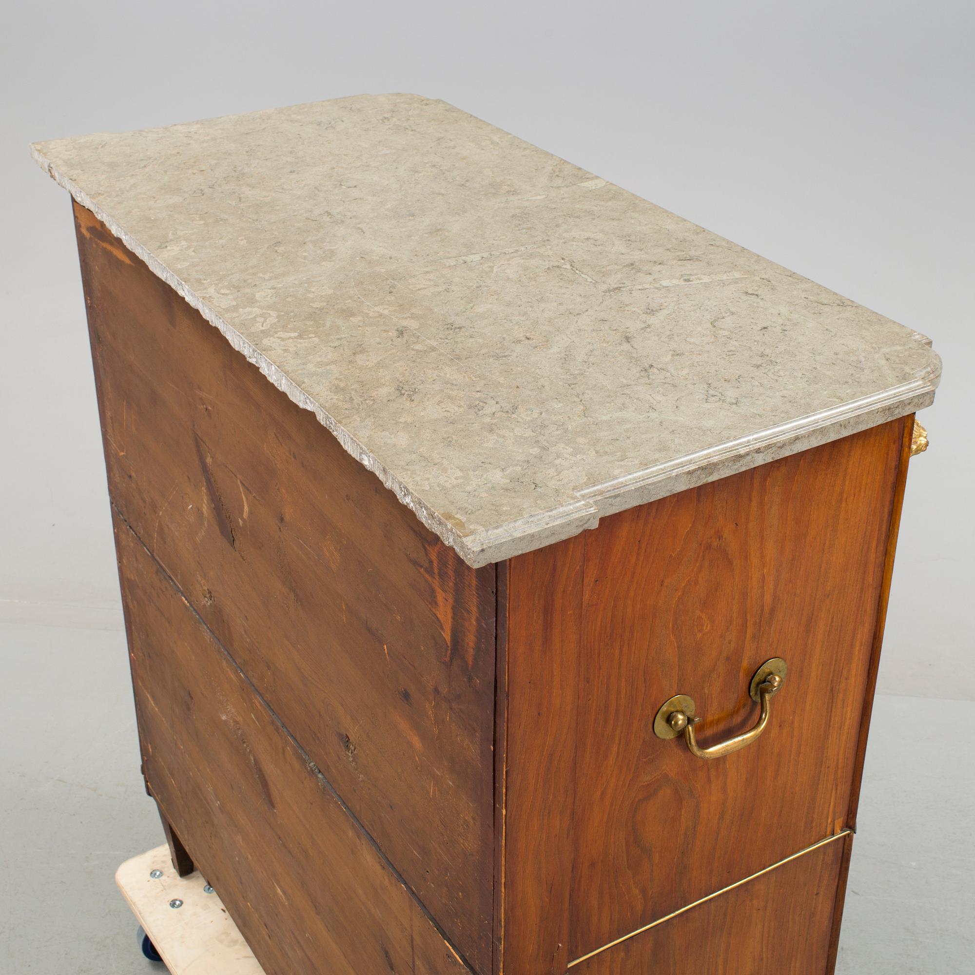CHIFFONJE, Sengustaviansk, 1800-talets mitt.