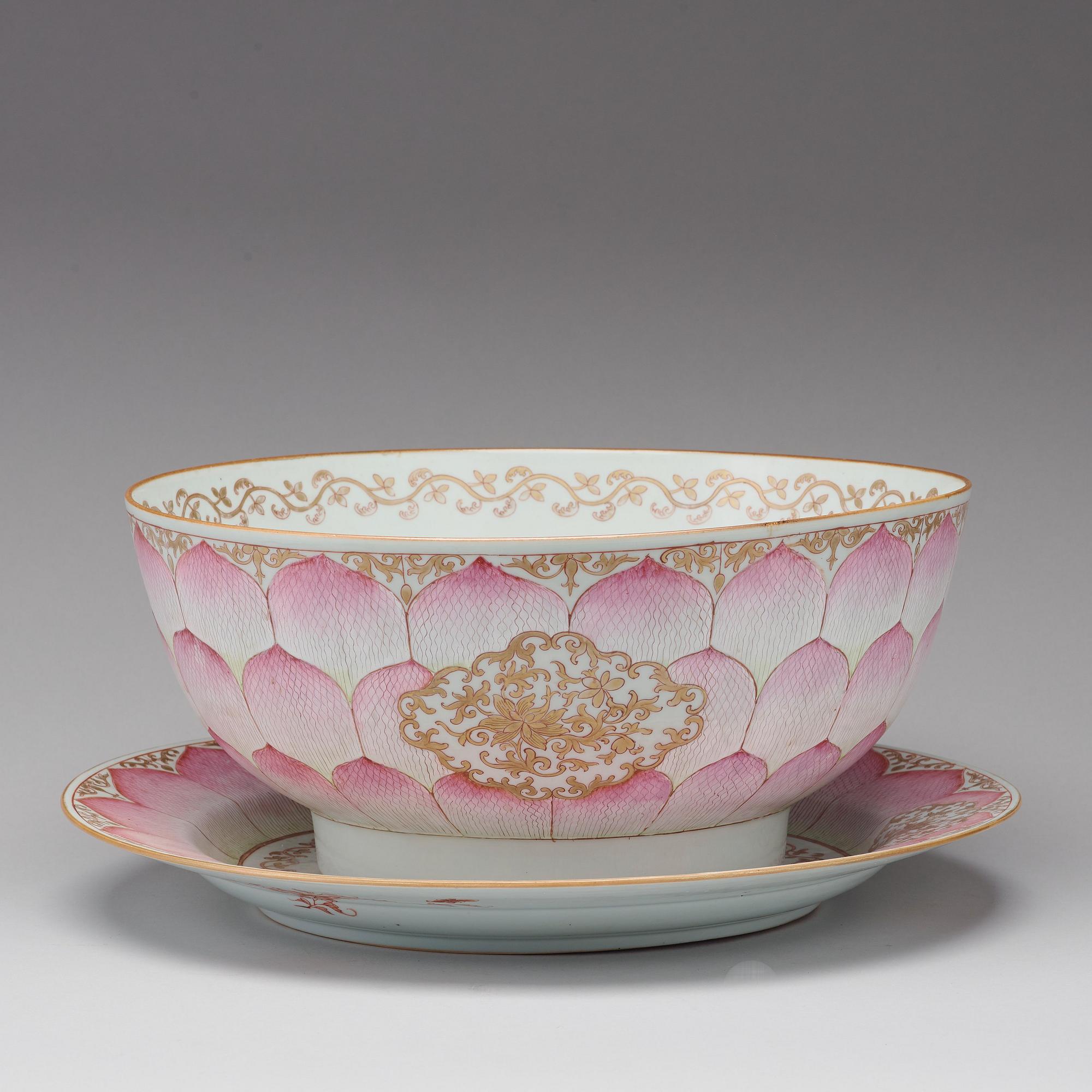 BÅLSKÅL med FAT, kompaniporslin. Qingdynastin, Qianlong (1736-95).