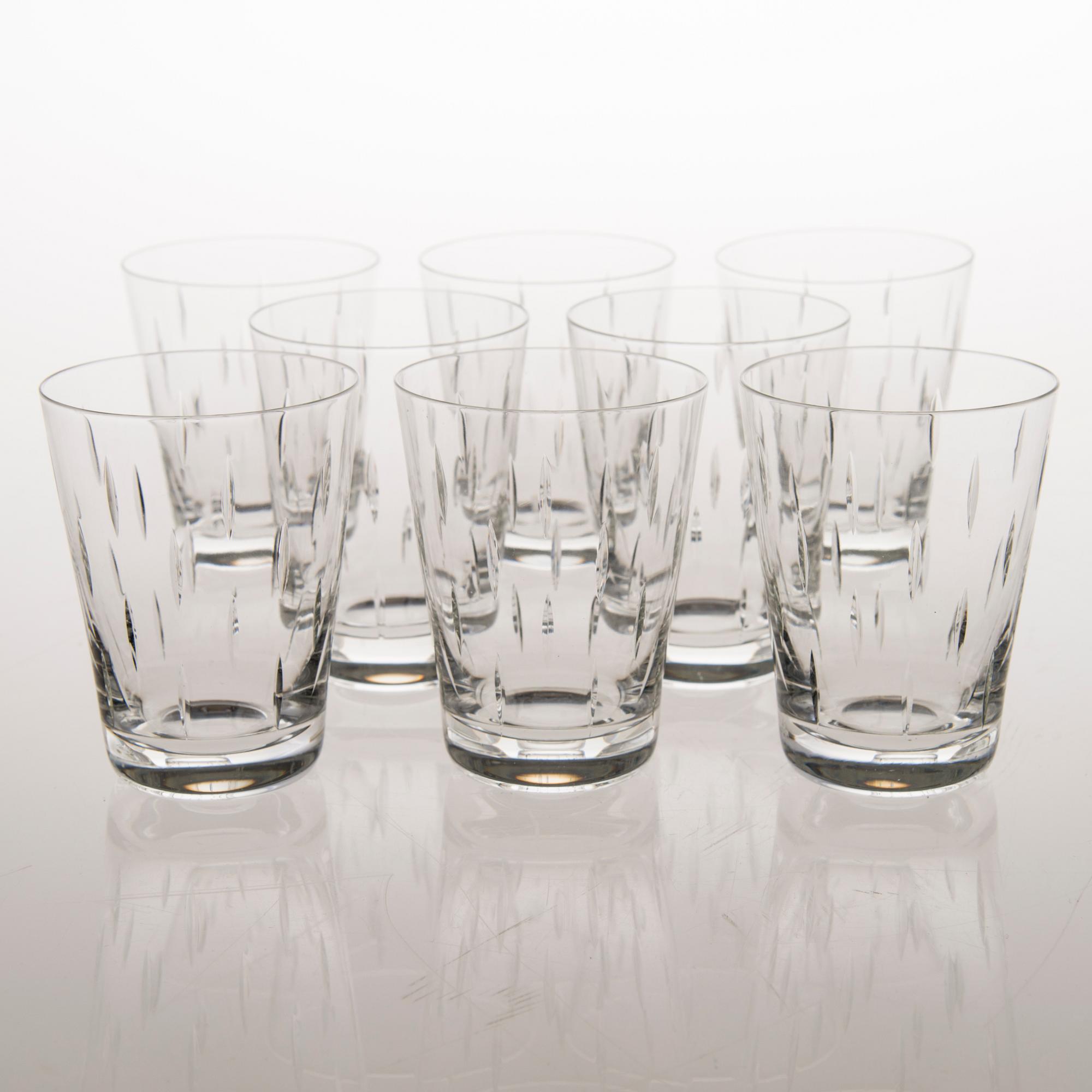 SAARA HOPEA, a 36-piece set of 'Inari' glassware for Nuutajärvi. Designed in 1953.