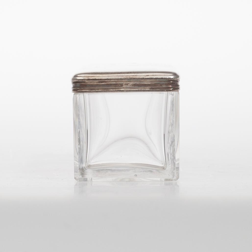 TOILETTESKRIN, Ryssland, S:t Petersburg, ca 1900, silver och glas.