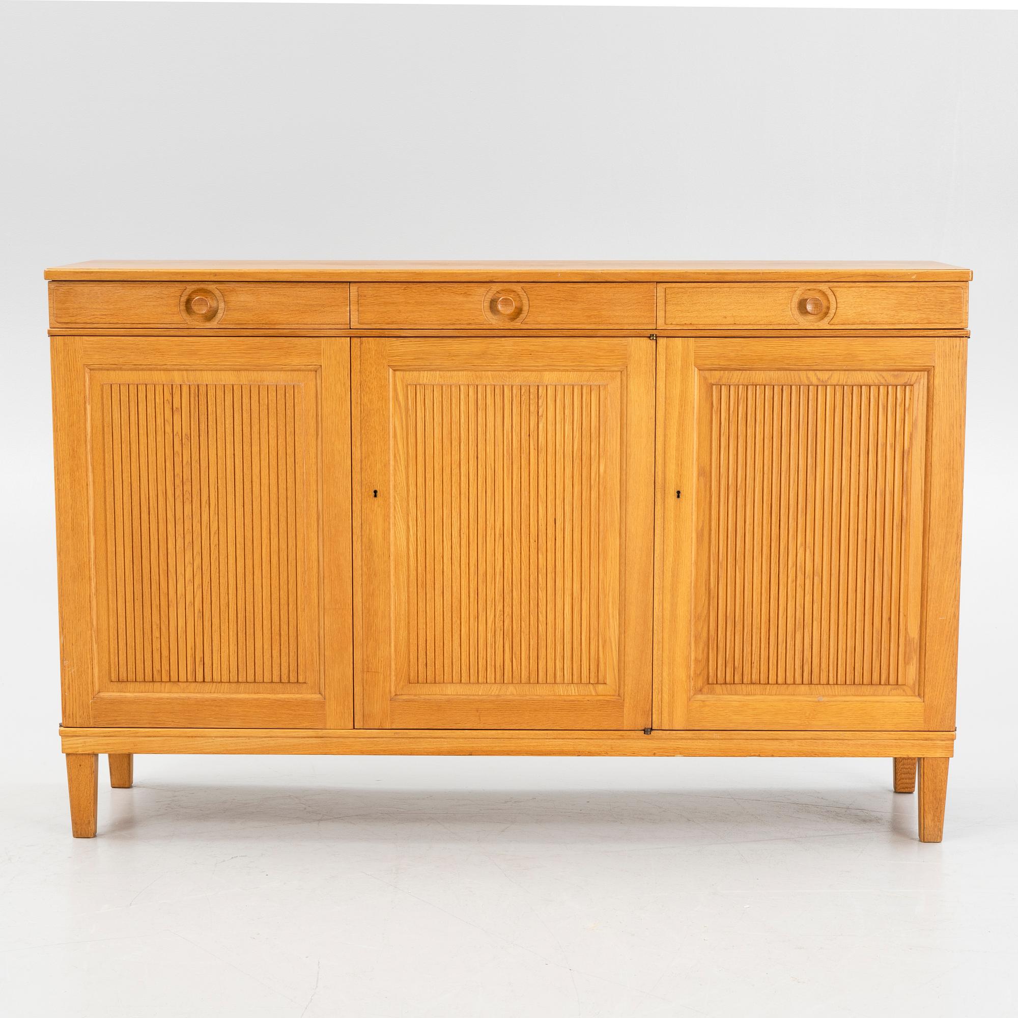 Carl Malmsten, sideboard, "Herrgården", Bodafors, 1900-talets andra hälft.