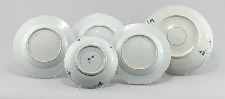 FAT samt TALLRIKAR, 3 st, samt SKÅL, porslin, Kina, 1700/1800-tal.