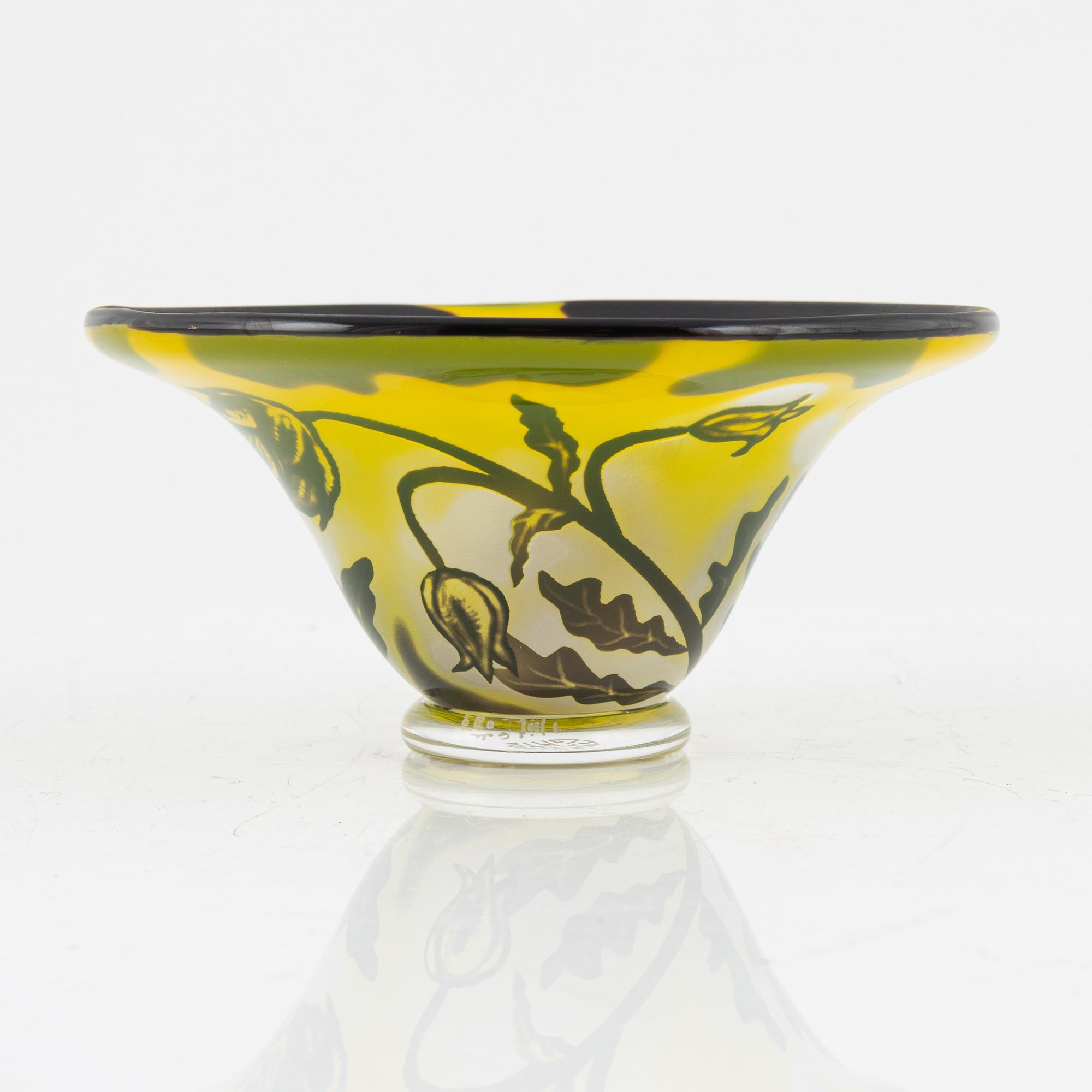 Astrid Gate, a unique bowl, dated 1997.