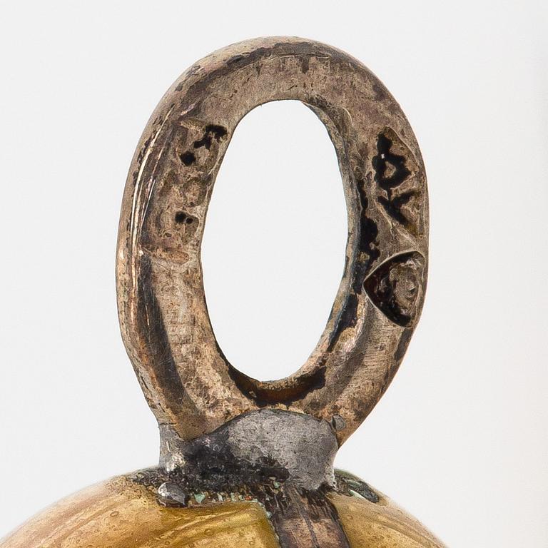 Hänge, ägg, beige emalj, silver, A. Tillander.