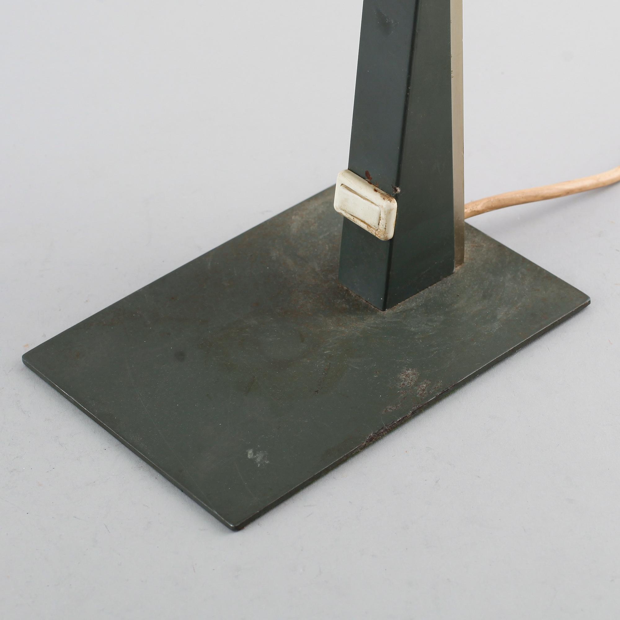 BORDSLAMPA, 1900-talets mitt.