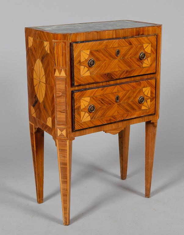 BYRÅ, gustaviansk stil, 1800-tal.