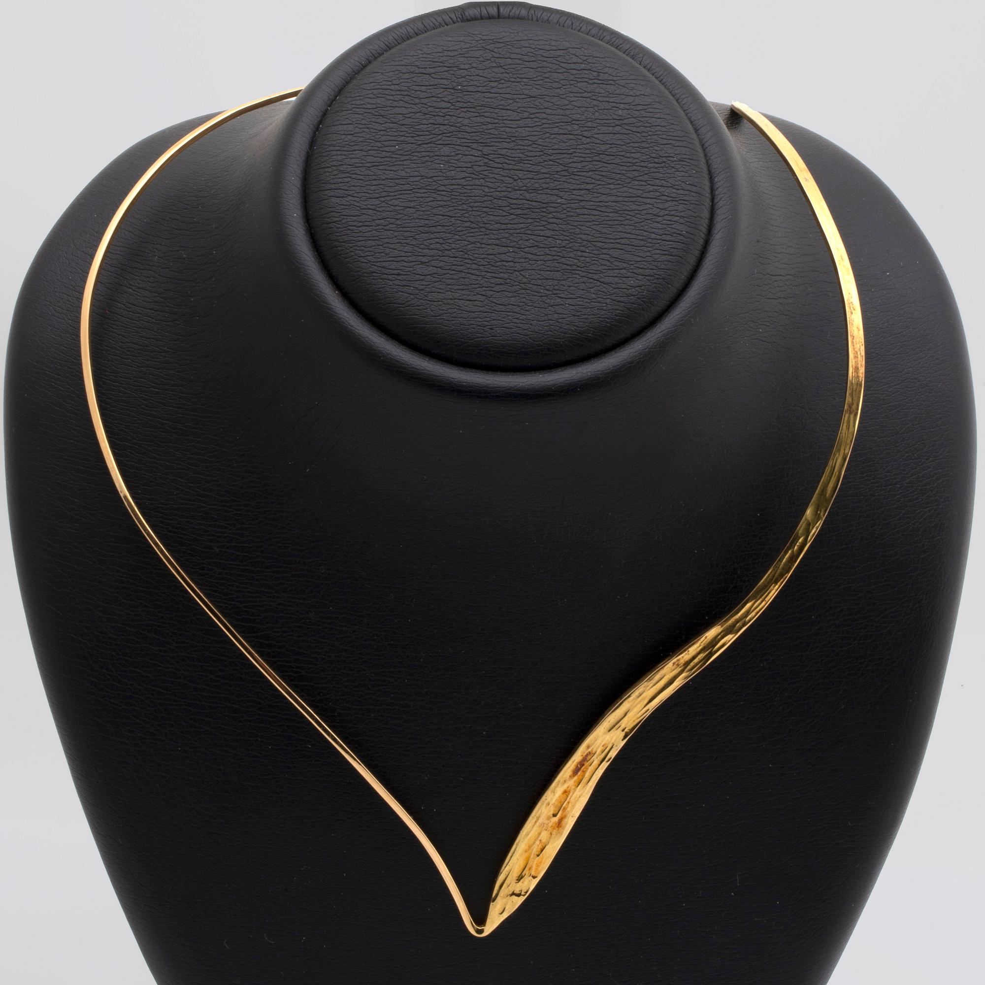 ELON ARENHILL halsring och örhängen, 18K guld, Malmö 1982, 42 g.