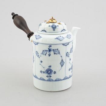 Chokladkanna, porslin, Royal Copenhagen, "Musselmalet", 1785-90, enl uppgift Fredrik Gregoriius Schaltz.