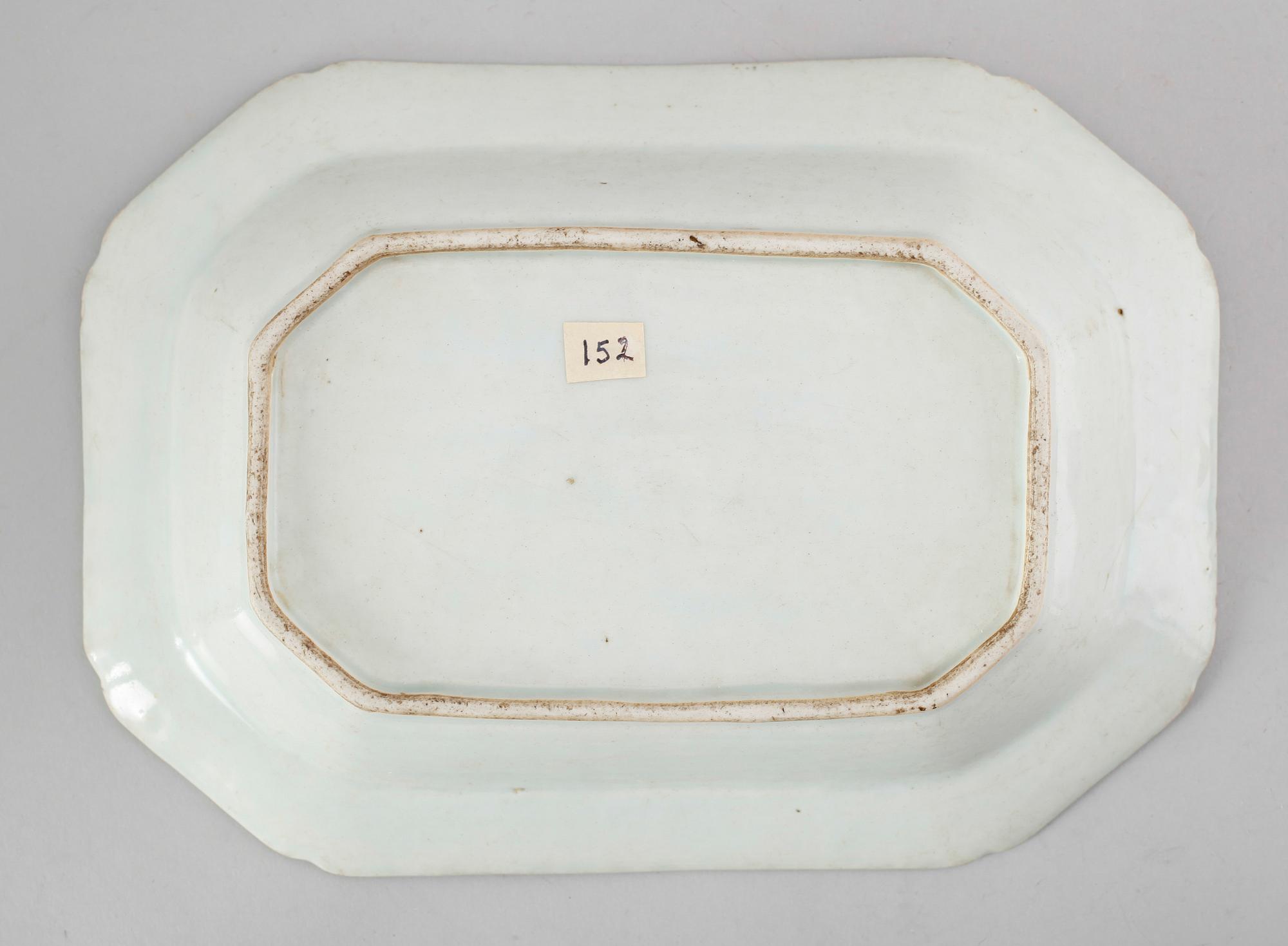 SKÅLFAT, porslin, Kina, 1800-talets första hälft.