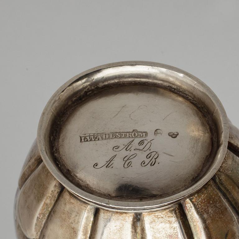 PARTI SILVER, 2 delar, bl a 1800-tal. Vikt tot ca 270 g.