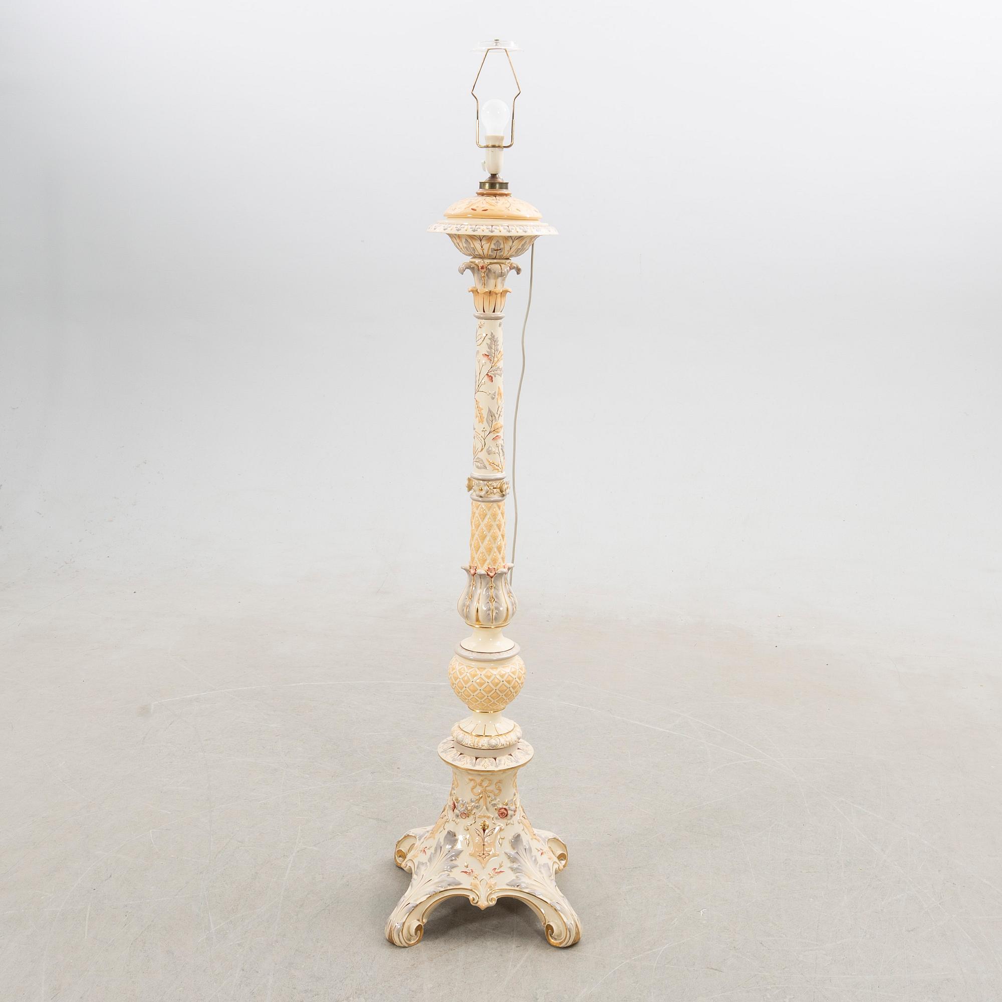 Golvlampa/Fotogenlampa Nyrenässans Rörstrand sent 1800-tal.