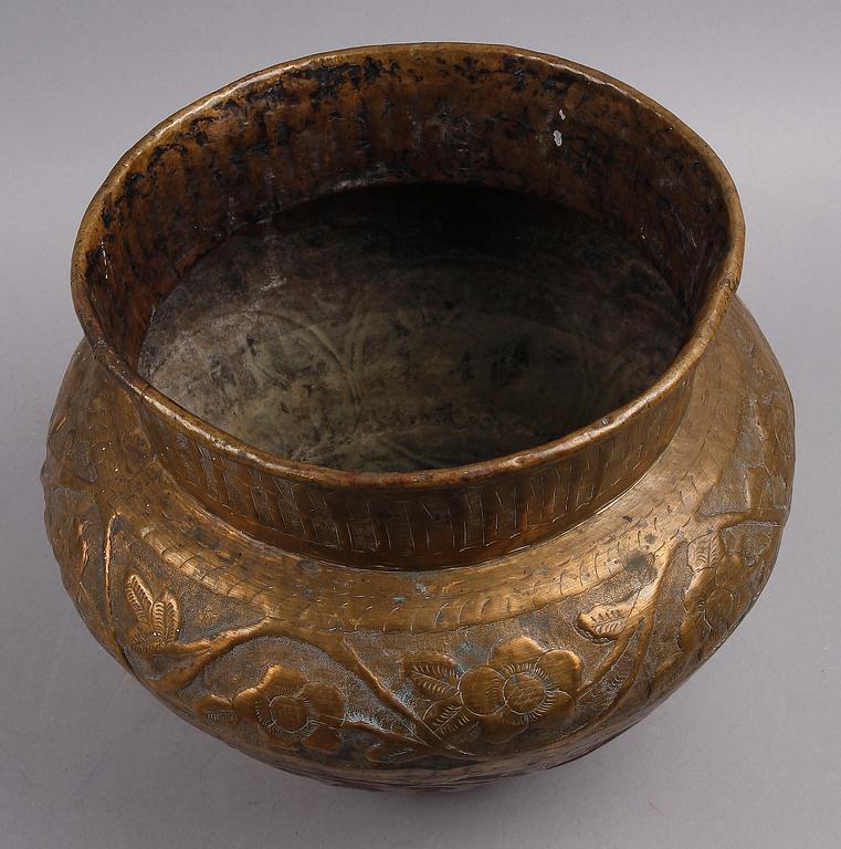 KRUKA, mässing, orientalisk. 1800/1900-tal.