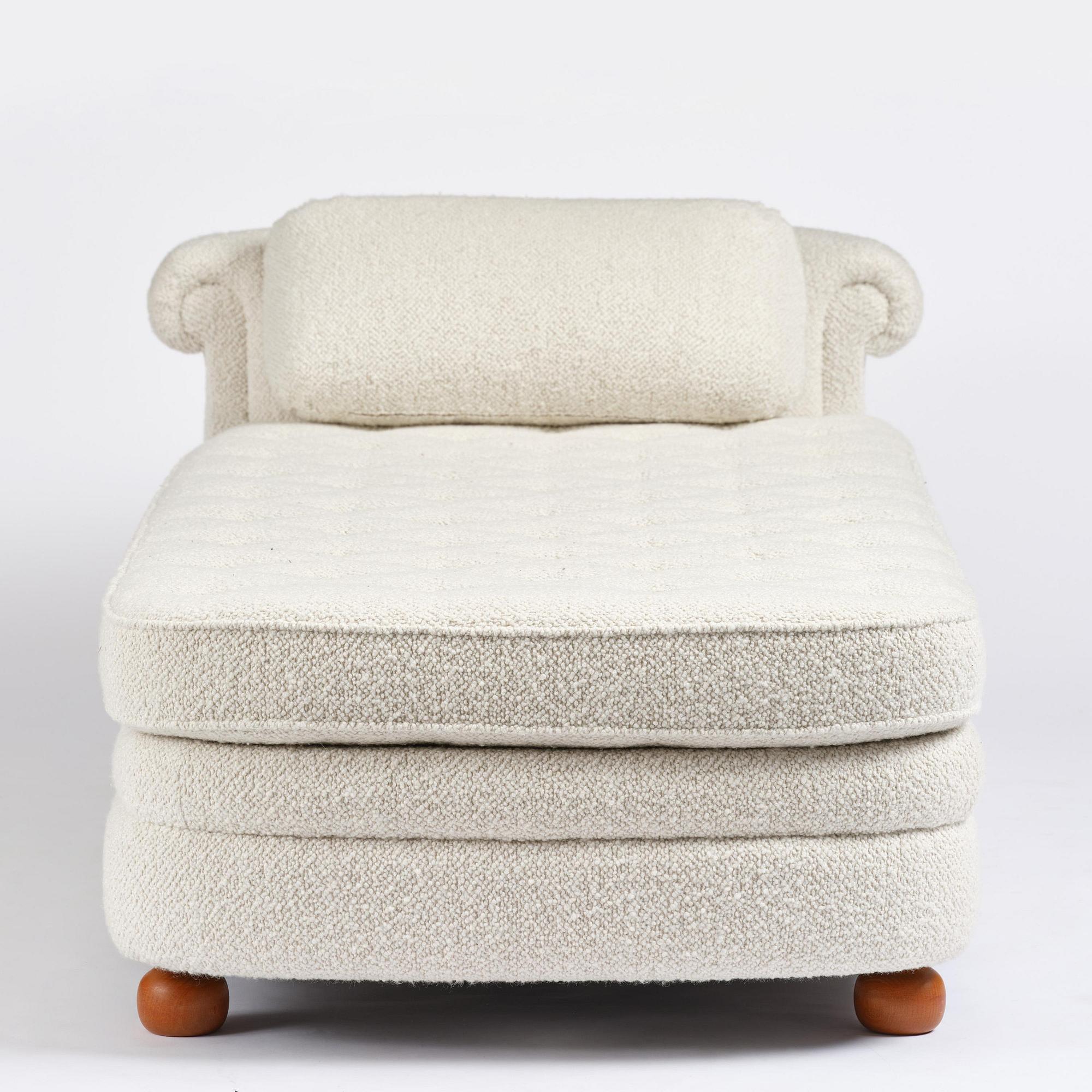 Josef Frank, a daybed model "Couch 775", Firma Svensk Tenn, 2021.