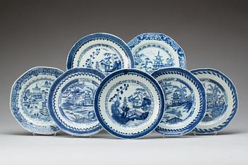 TALLRIKAR, 7 st olika, porslin, Kina, 1800-tal.