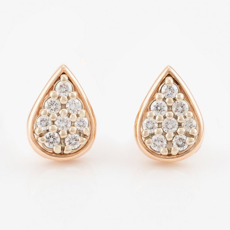 Drop-shaped earrings with brilliant-cut diamonds.