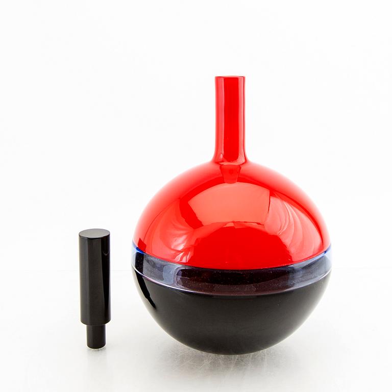 A 1990 "Vire" Timo Sarpaneva decanter with stopper for Venini, Italy.