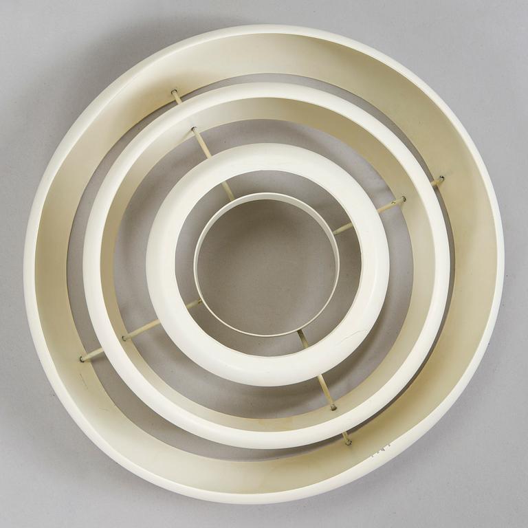 Alvar Aalto, taklampa, modell A 337, "Flygande tefat", Valaistustyö.