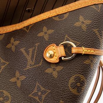 Louis Vuitton, "Neverfull GM" väska.