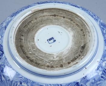 PARTI PORSLIN, 5 delar, Kina samt Japan, 1700-1900-tal.