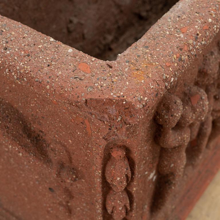 A pair of terracotta garden pots, 20th/21st Century.