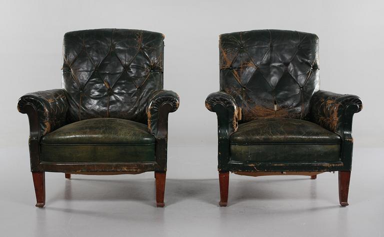 FÅTÖLJER, ett par, 1900-talets första hälft.