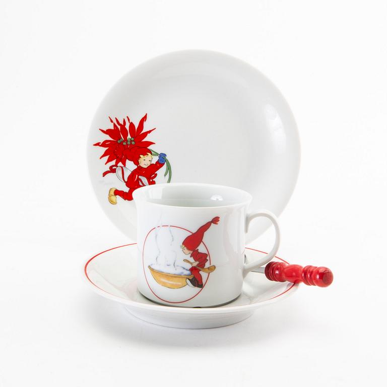 Aina Stenberg-Masolle, servis, 25 dlr  "Tomtejul" Rörstrand porslin sent 1900-tal.