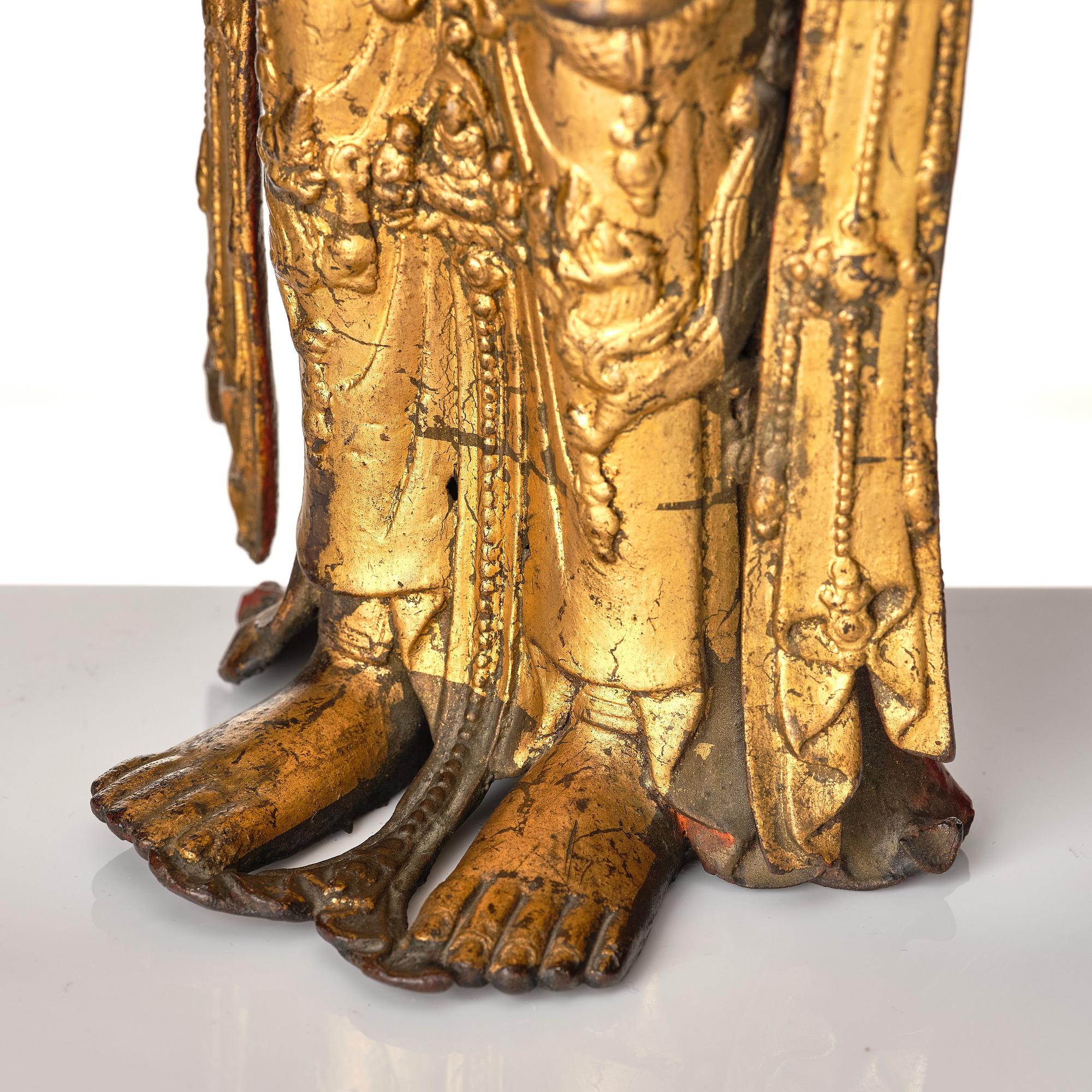 Stående Avalokiteshvara, brons. Möjligen Korea.
