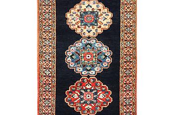Matta, Ardebil, ca 306 x 103 cm.