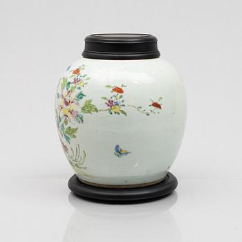 Vas, porslin, Kina, Qianlong (1736-95).