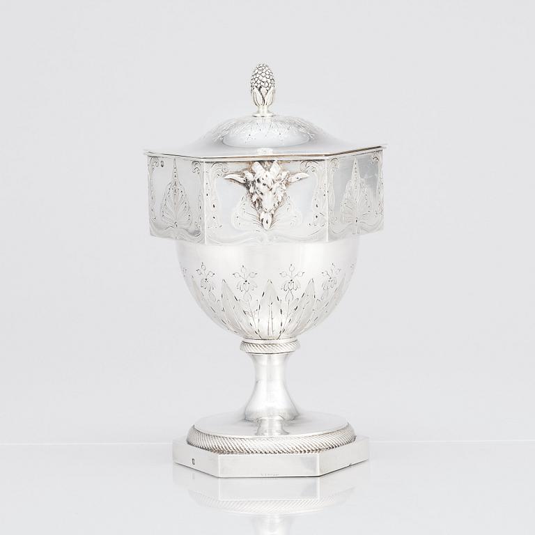 A French silver bowl with lid, mark of Léon Lapar (1818-1897), Paris.