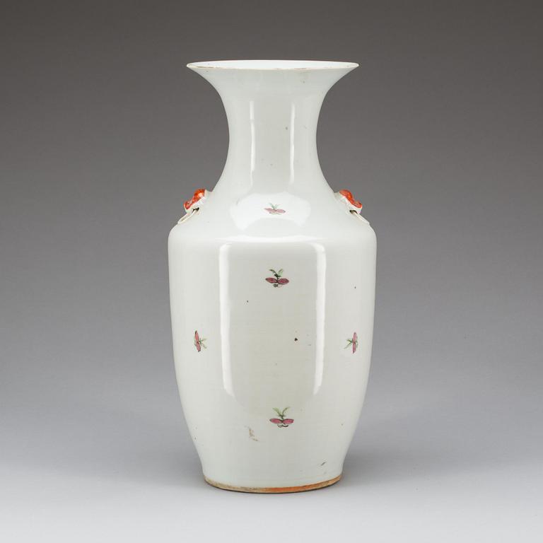 URNA, porslin, Kina, 1800-talets andra hälft.