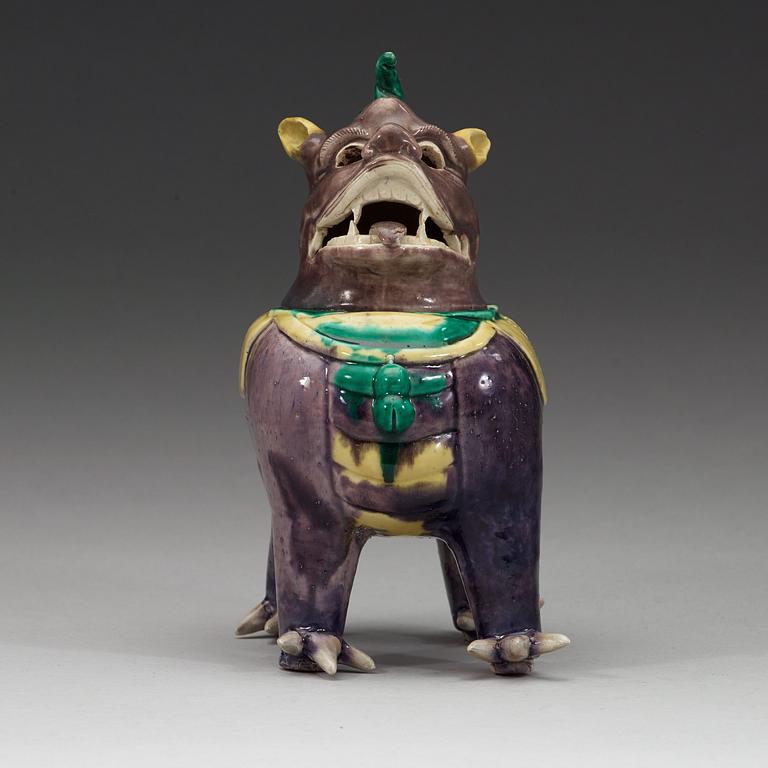 A bisquit censer with cover, Qing dynasty, Kangxi (1662-1722).