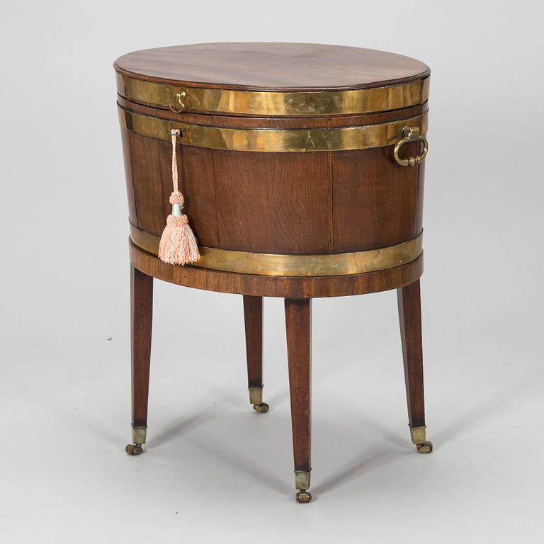 An 18th century english wine cooler.