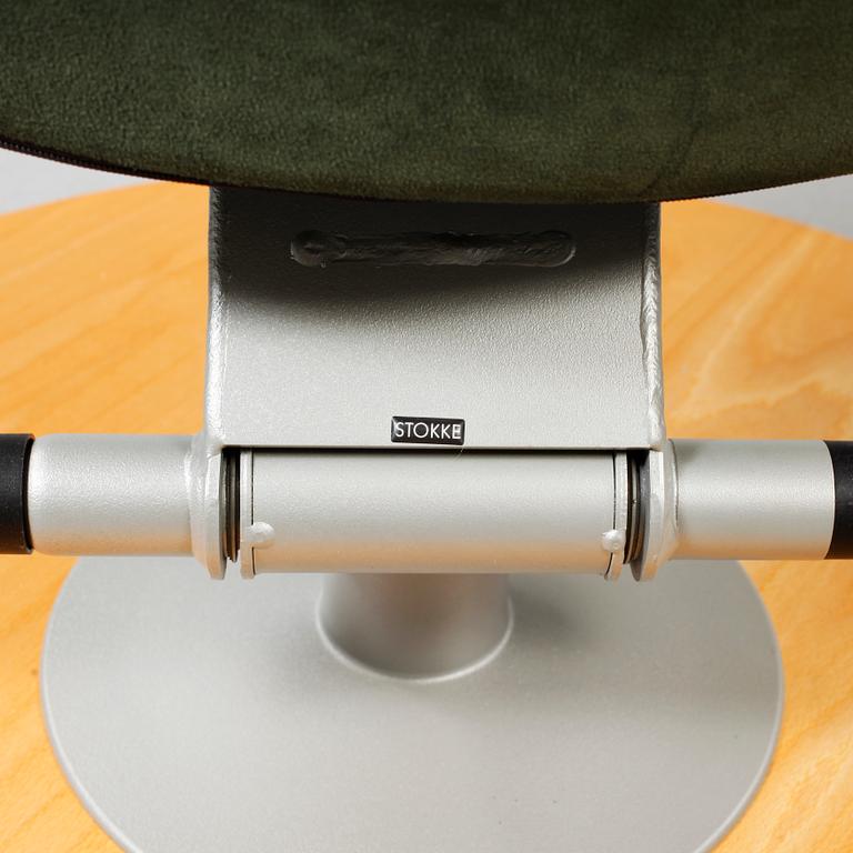 FÅTÖLJ SAMT FOTPALL, Stokke, model "Peel",omkring år 2000.