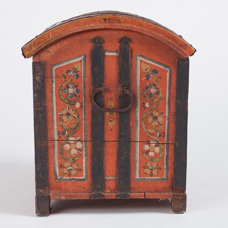 A painted provincial chest, Norbotten, Sweden, dated 1827.