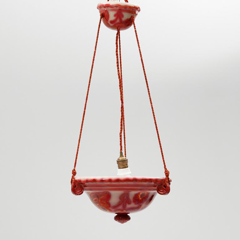 TAKAMPEL, porslin, Höganäs, 1900-talets första hälft. Höjd ca 70 cm.