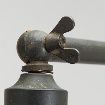 Paavo Tynell, golvlampa / ateljélampa, beställningsarbete, Taito 1933.