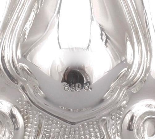 LJUSSTAKAR, ett par, silver, rokokostil, med svenska importstämplar, 1900-talets andra hälft.